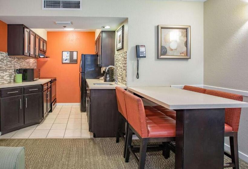 סוויטה מותאמת לאדם עם מוגבלויות, Sonesta Es Suites Orlando  Lake Buena Vista