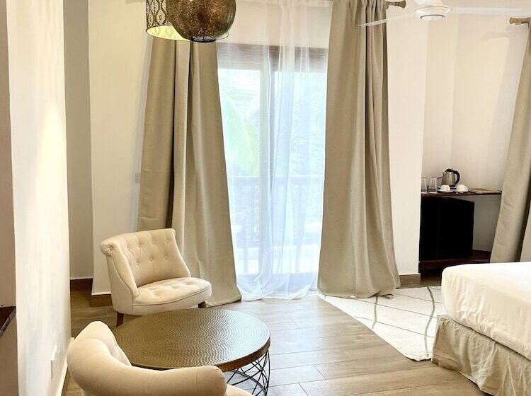 اتاق لوکس با چشم‌انداز دریا, Amani Boutique Hotel   Small Luxury Hotels Of The World