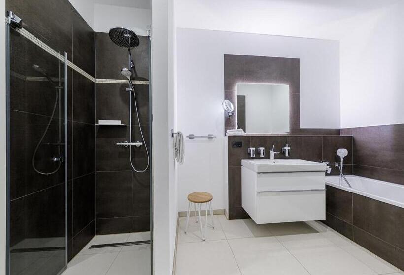 Апартаменты 2 Спальни с Балконом, Apartmentanlage Zwei Wasser  Strandhaus