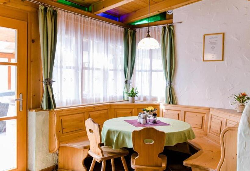 اتاق لوکس, Gästezimmer Steiner