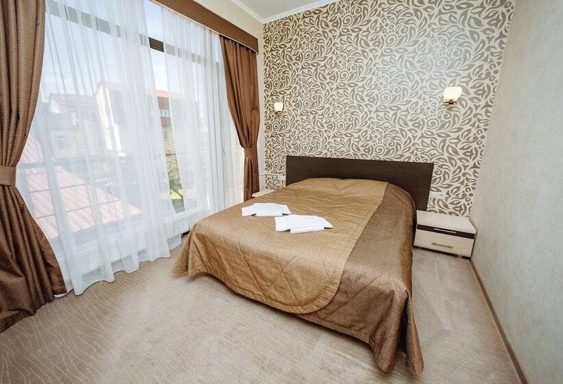 小型套房, Bliss House