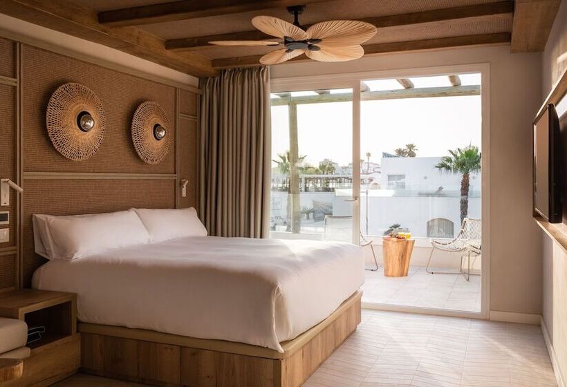 اتاق سوپریور با چشم‌انداز استخر, Lago Resort Menorca  Suites Del Lago Adults Only