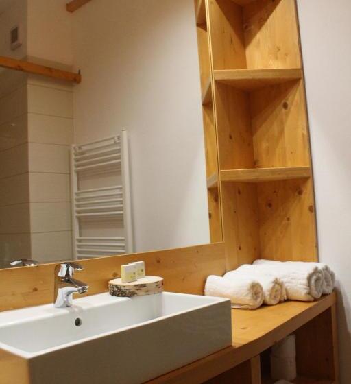 سوییت خانوادگی, Monte Cervo Bio Hotel & Spa