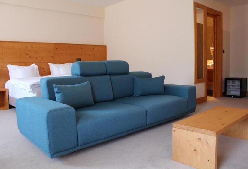 سوییت جونیور, Monte Cervo Bio Hotel & Spa