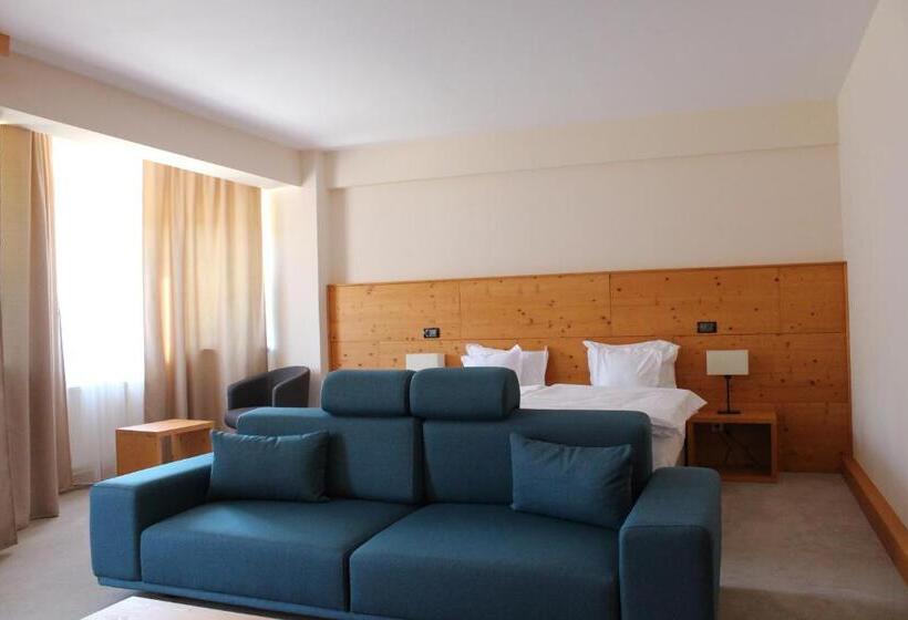 سوییت جونیور, Monte Cervo Bio Hotel & Spa