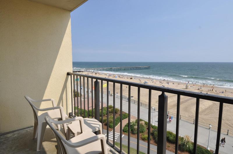 اتاق استاندارد با تخت بزرگ, Four Points By Sheraton Virginia Beach Oceanfront