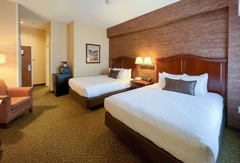 اتاق لوکس, Maine Evergreen Hotel, Ascend Hotel Collection