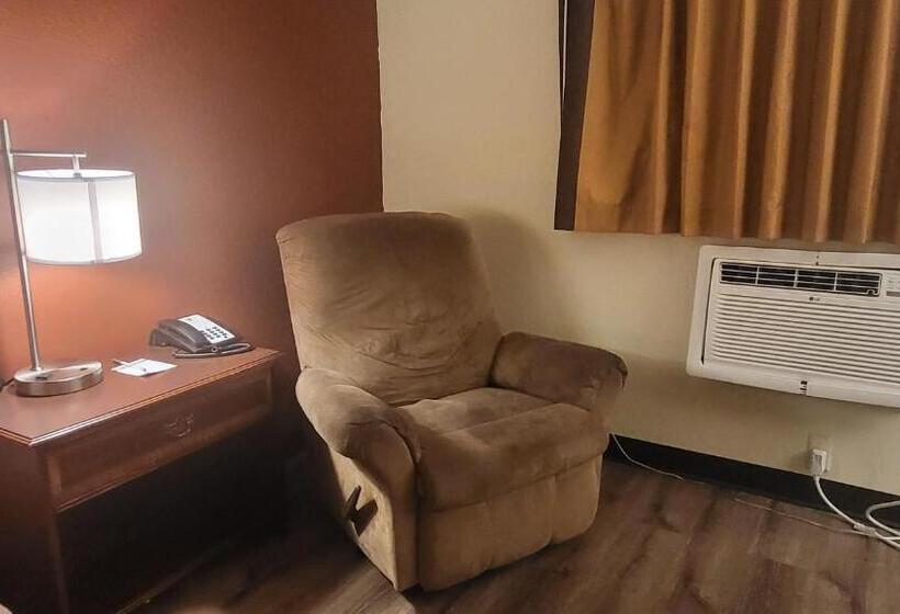 Стандартный Номер Кровать Кинг, Super 8 By Wyndham Canton/livonia Area