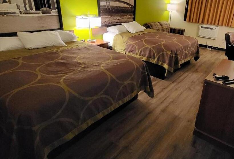 Номер Deluxe, Super 8 By Wyndham Canton/livonia Area