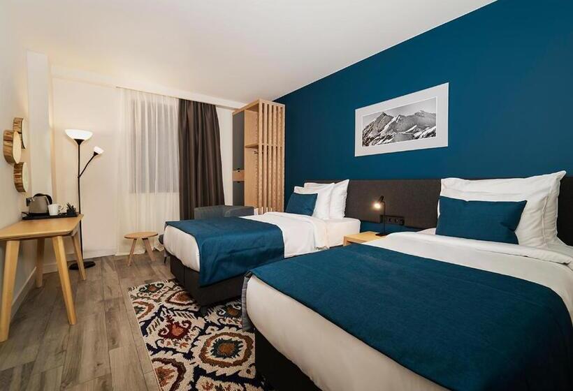 اتاق استاندارد با چشم‌انداز, Gudauri Lodge