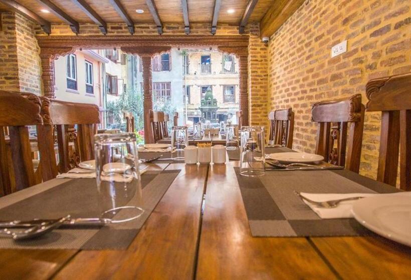 اتاق لوکس, Pahan Chhen   Boutique