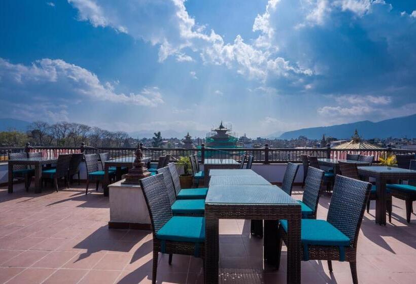 سوییت اجرایی, Pahan Chhen   Boutique