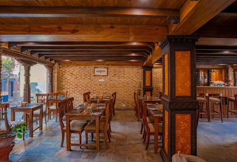 سوییت خانوادگی, Pahan Chhen   Boutique