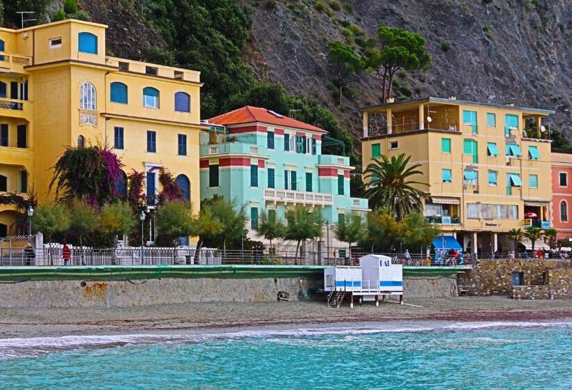 اتاق لوکس با چشم‌انداز دریا, La Terrazza Sul Mare Affittacamere