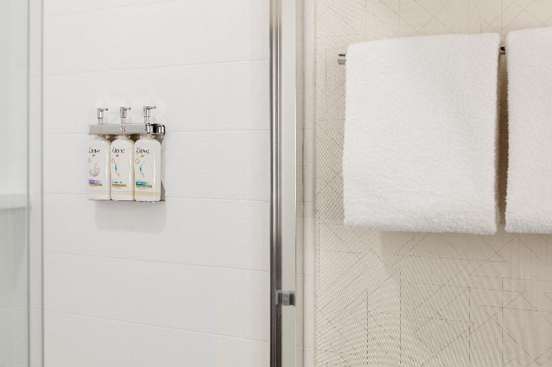 Номер Стандарт Кровать Кинг Адаптированный для Инвалидов, Holiday Inn Express & Suites Spring   Woodlands Area, An Ihg