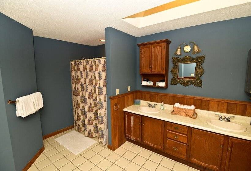 Апартаменты Ejecutiva 2 Спальни, Timber Inn Motel