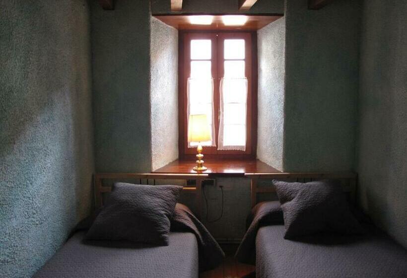 4인용 스탠다드 룸, Hostal Plaça Garós
