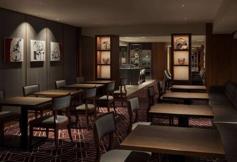 جناح, Hyatt Regency Yokohama