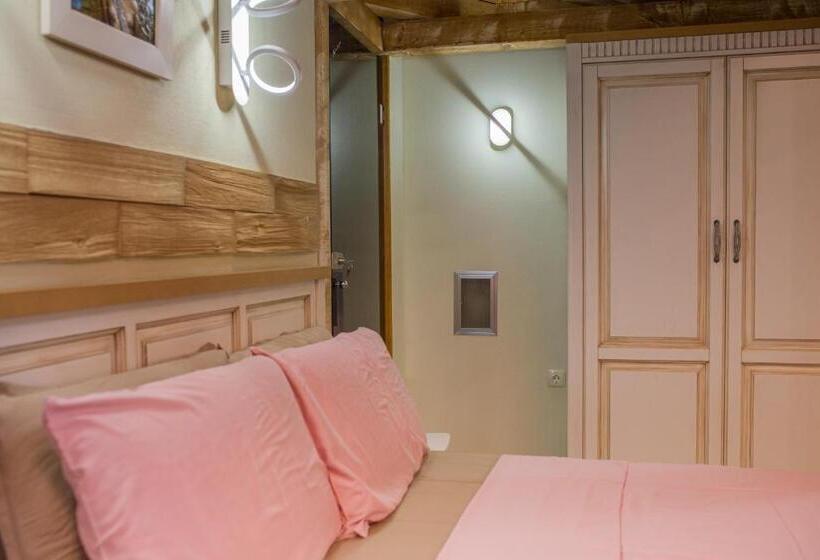 سوییت اجرایی, Boutique Guest House Yes For You