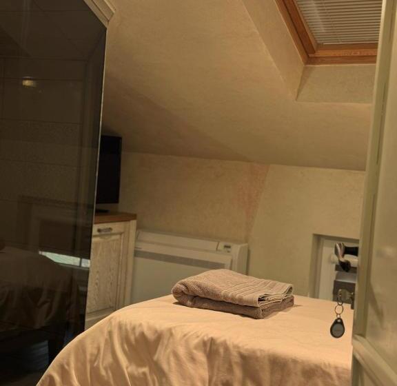 اتاق استاندارد یک نفره, Boutique Guest House Yes For You