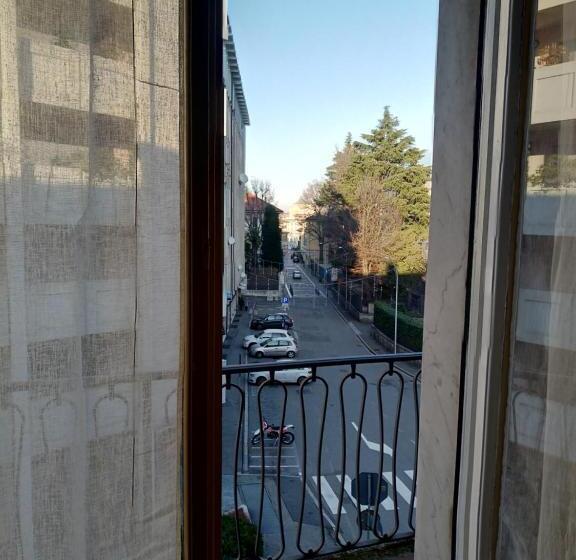 سوییت جونیور با بالکن, Palazzo Pasta Malpensa