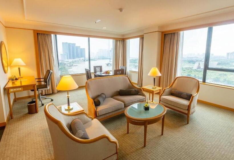 Deluxe Suite King Bed, Renaissance Riverside Hotel Saigon