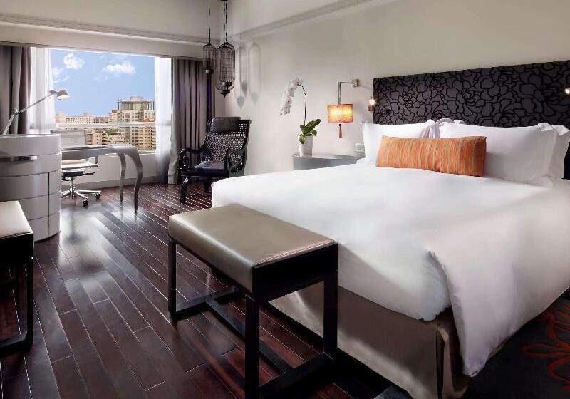 اتاق لوکس با چشم‌انداز شهر, Sofitel Saigon Plaza