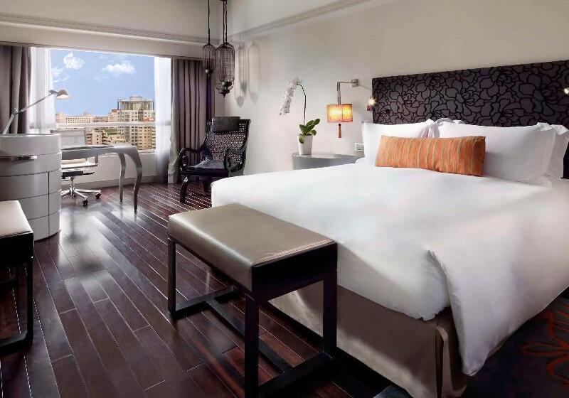 اتاق لوکس با چشم‌انداز شهر, Sofitel Saigon Plaza
