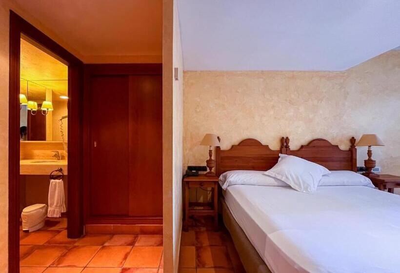 Quarto Basic, Vila De Tossa