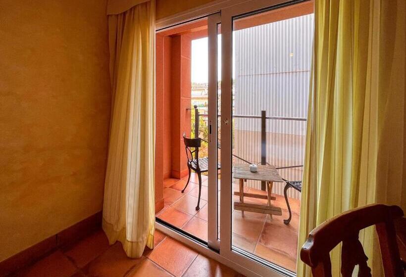 Quarto Basic, Vila De Tossa