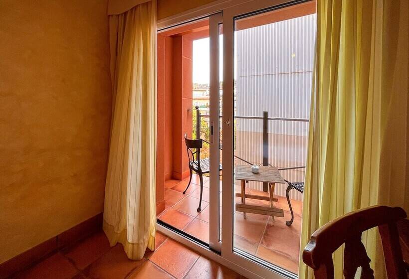 Quarto Basic, Vila De Tossa