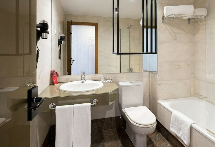 اتاق خانوادگی, Rafaelhoteles Atocha