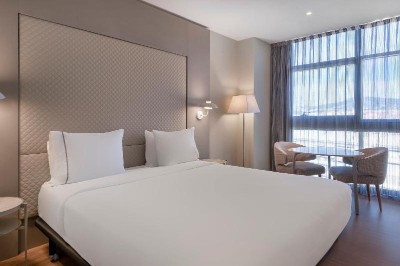 اتاق استاندارد با تخت بزرگ, Ac Hotel Som By Marriott