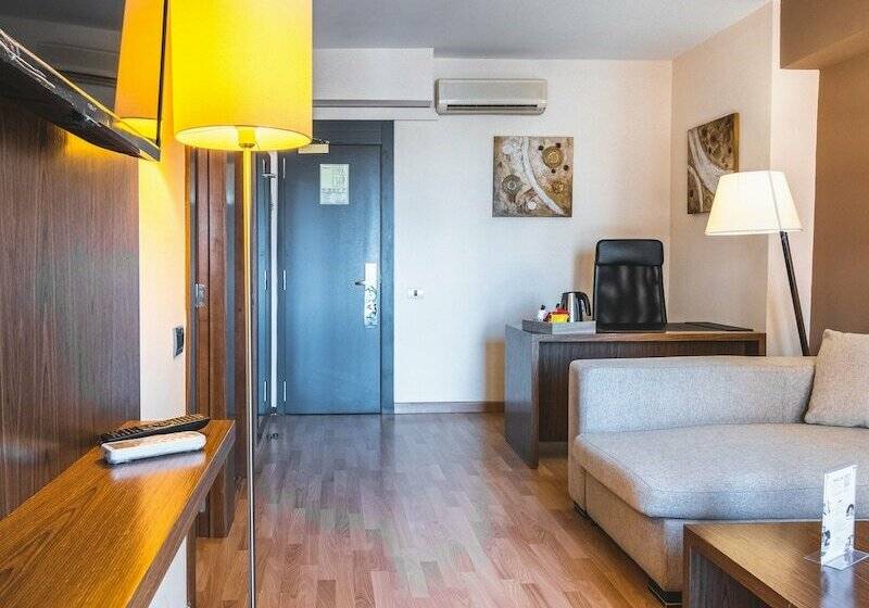 Номер Стандарт Трехместный, Adonis Plaza
