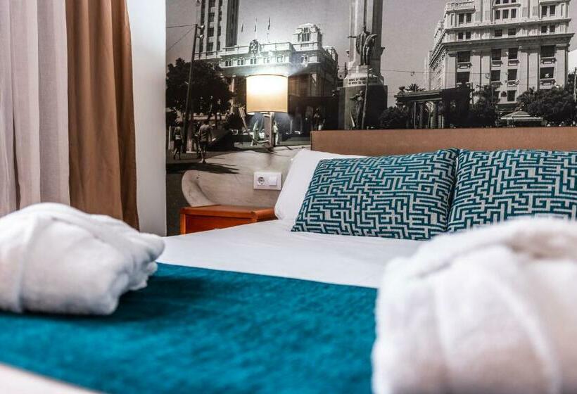 Quarto Estandar Vista Cidade, Adonis Plaza