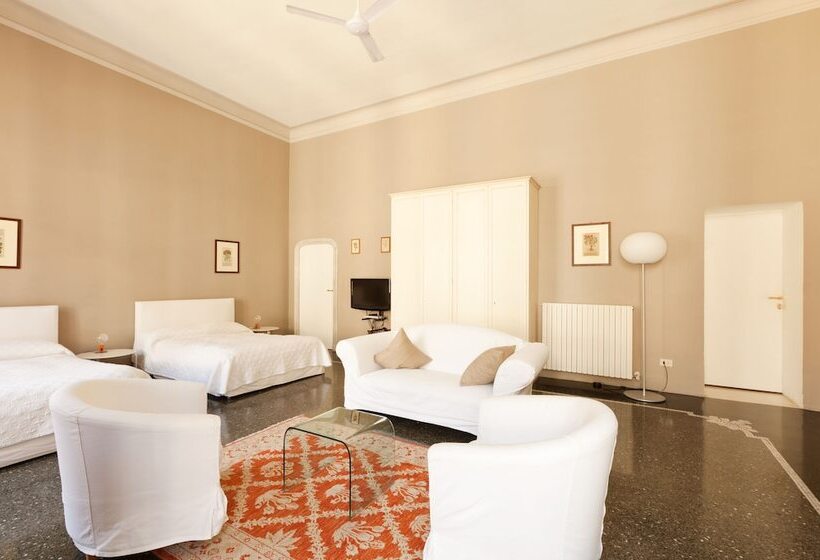 اتاق استاندارد چهار تخته, Palazzo Cicala