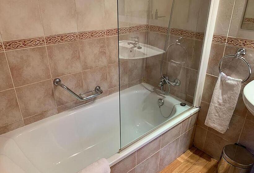 Номер Стандарт Трехместный, Romànic