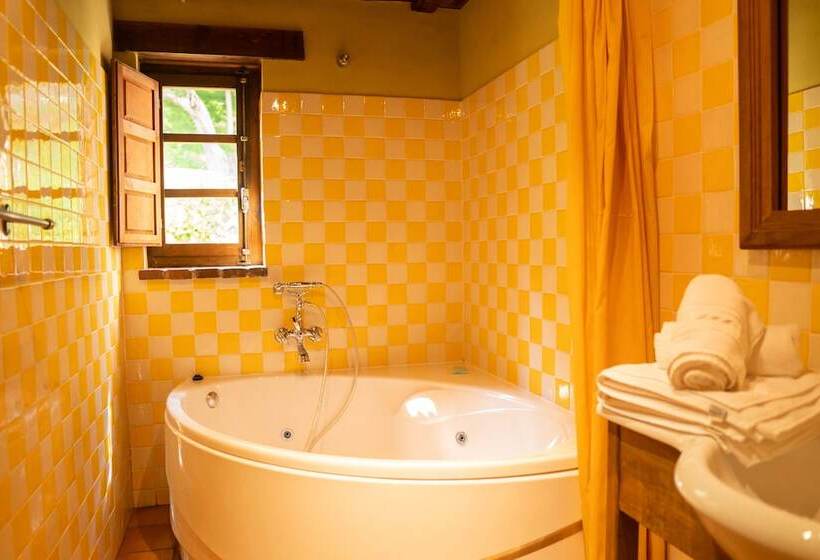 سوییت جونیور, La Montaña Mágica Hotel Rural