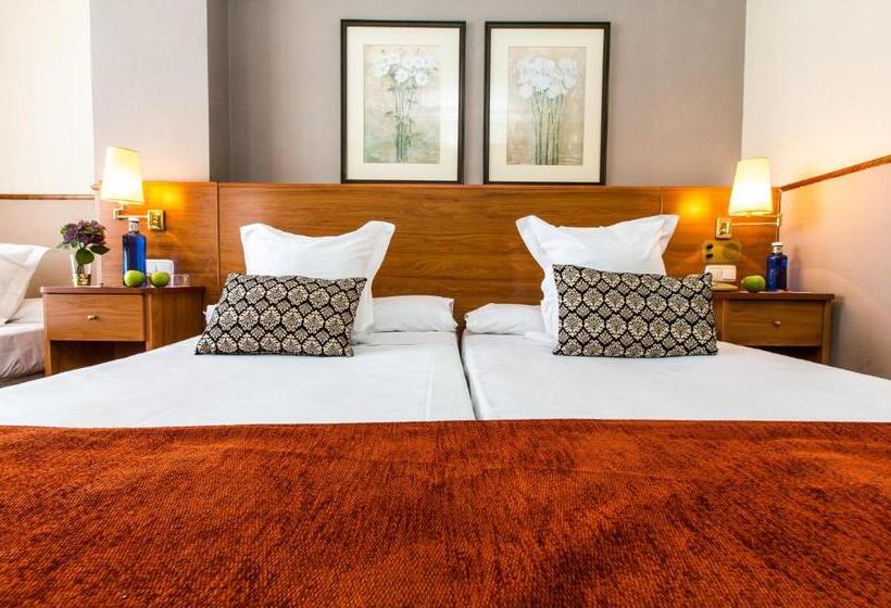 اتاق راحتی سه تخته, Leonardo Hotel Granada