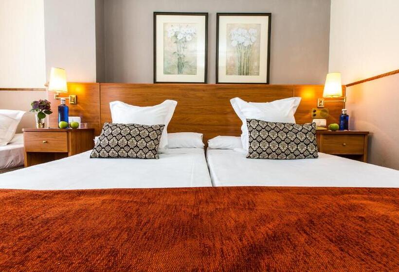 اتاق راحتی سه تخته, Leonardo Hotel Granada