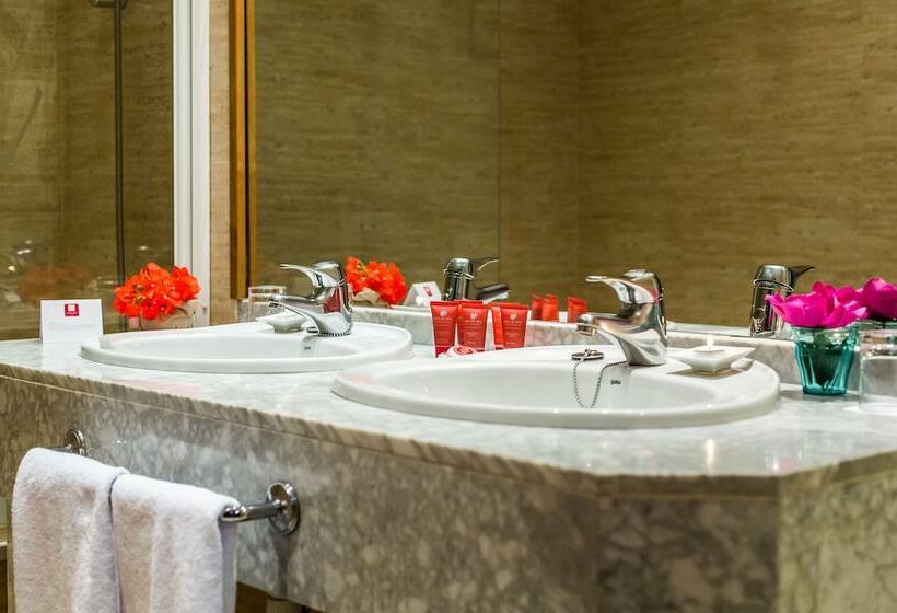 اتاق راحتی سه تخته, Leonardo Hotel Granada