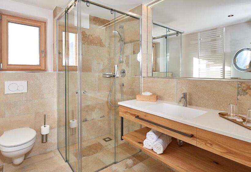 3 Bedroom Suite, Das Goldners