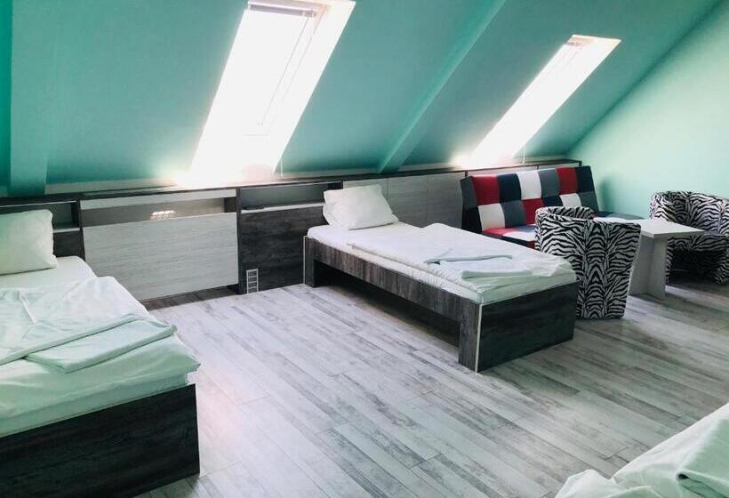 Четырехместный Номер Стандарт, N