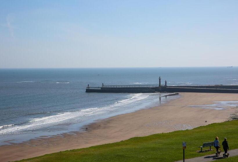 اتاق سوپریور با چشم‌انداز دریا, The Seacliffe   Whitby