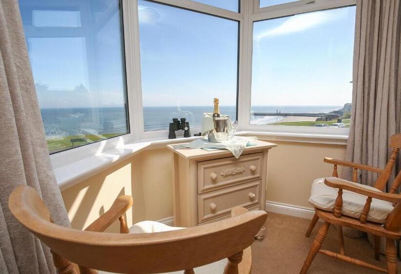 اتاق لوکس با چشم‌انداز دریا, The Seacliffe   Whitby