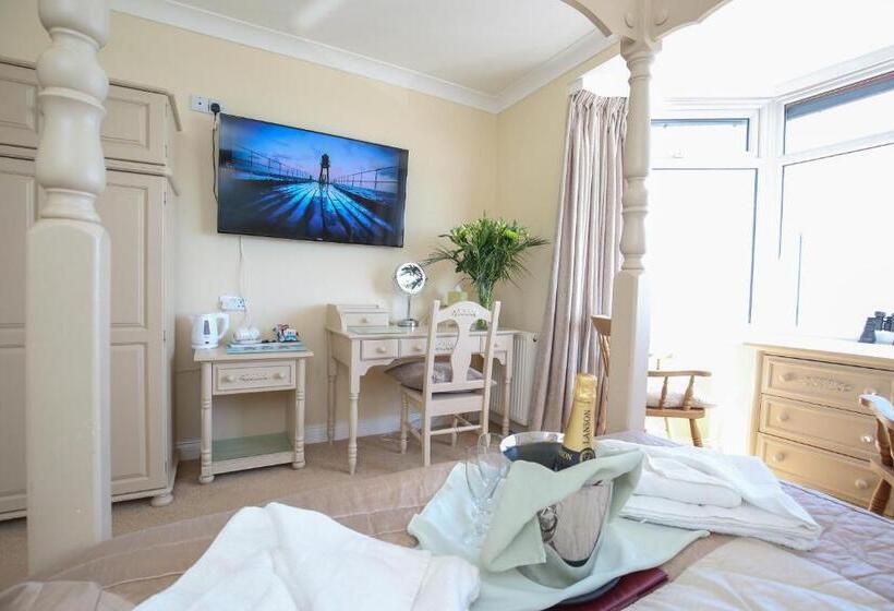 اتاق لوکس با چشم‌انداز دریا, The Seacliffe   Whitby