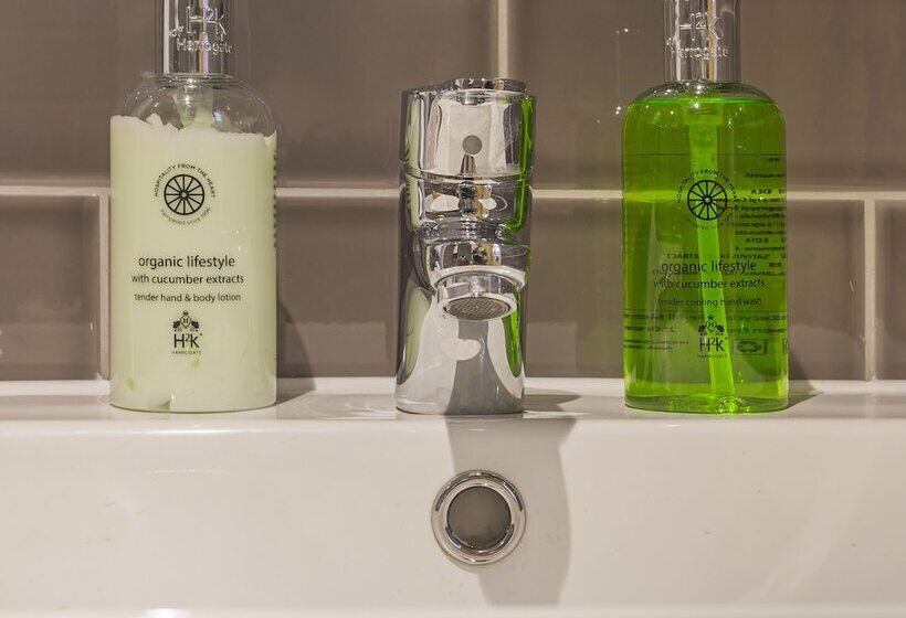 Номер Deluxe, The Tudor House Hotel, Tewkesbury, Gloucestershire