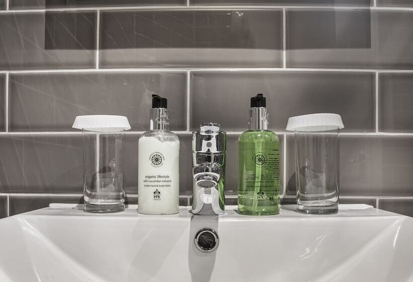Номер Deluxe, The Tudor House Hotel, Tewkesbury, Gloucestershire