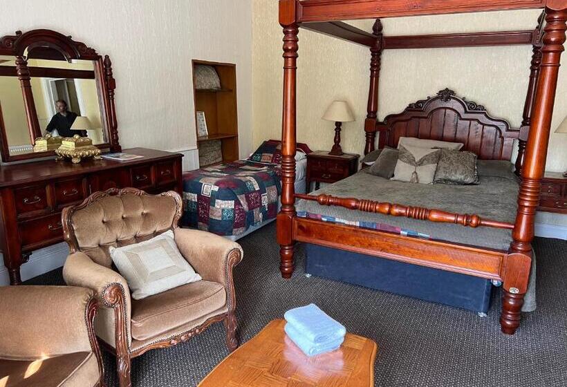 Семейный Номер, Strathpeffer Hotel
