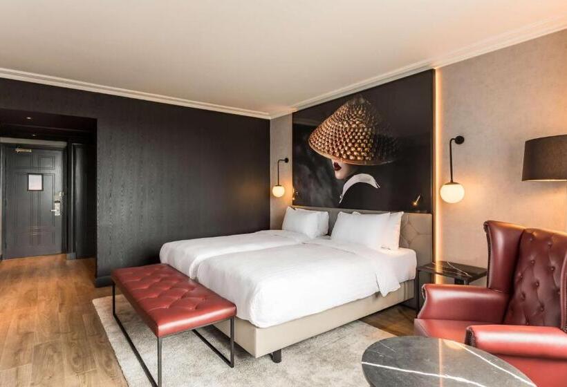스탠다드 룸, Radisson Red  London Heathrow